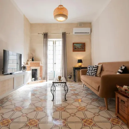 Maltese Charm, Sea Side, Table Soccer, Balluta Bay By Haven & Keys Malta *