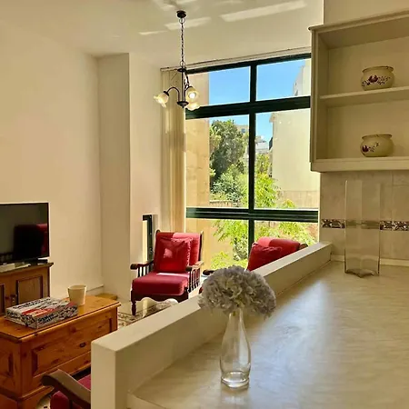 Maltese Charm, Sea Side, Table Soccer, Balluta Bay By Haven & Keys Malta Apartman San Ġiljan