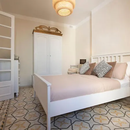 Maltese Charm, Sea Side, Table Soccer, Balluta Bay By Haven & Keys Malta Apartment *