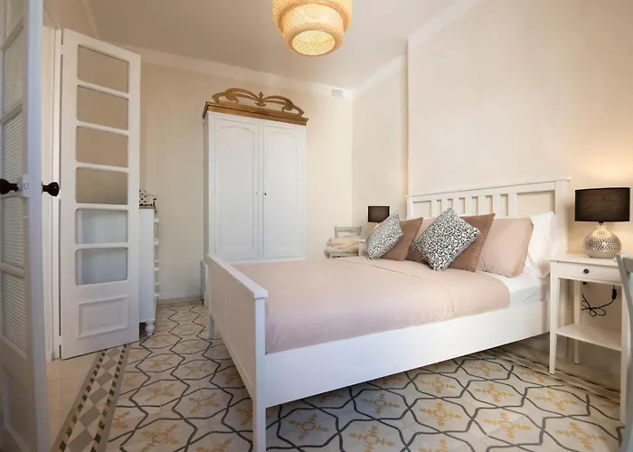 Maltese Charm, Sea Side, Table Soccer, Balluta Bay By Haven & Keys Malta Apartment *